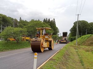 一般県道前沢東山線紙生里地区道路舗装補修工事（施工中）